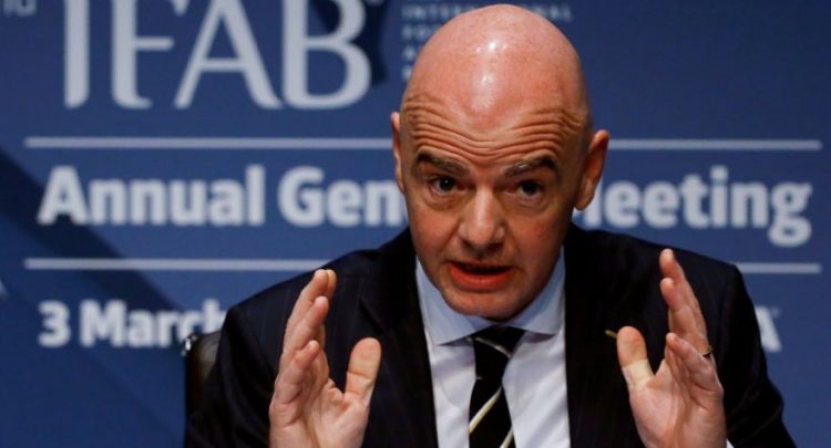 Prezident-FIFA-Gianni-Infantino - Superliga